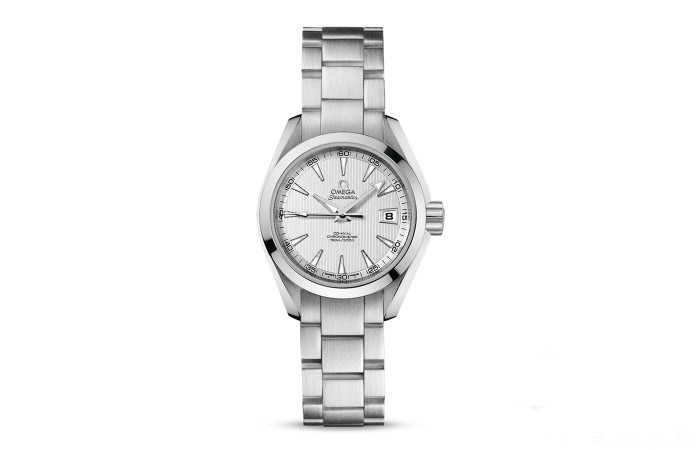 White dials copy watches are suitable for slim wrist.