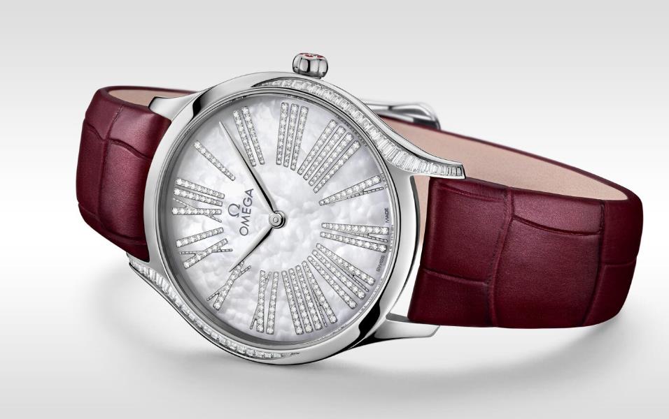 The luxury copy watches are decorated with diamonds.