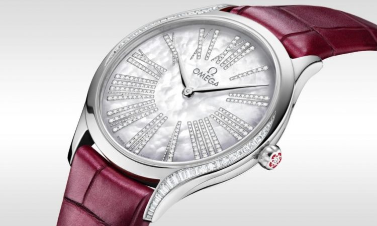 The white dials copy watches are designed for females.